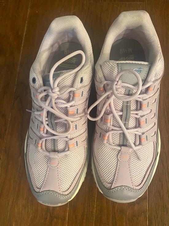 Avia Shoes - Lightweight Lavender Athletic Sneakers - 8.5 women’s